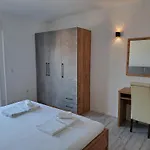 Apartments Vili شقة *